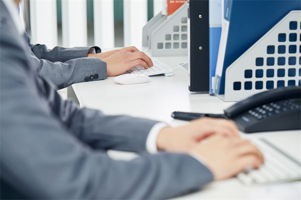 明年适当提高退休人员基本养老金，对供应链的启示